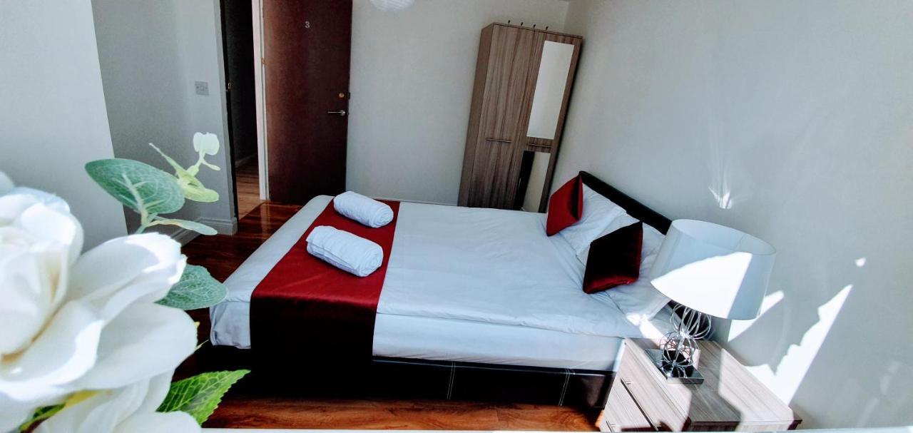 Alexandra Contractor House - Free Parking For Large Vans, Free Wifi & Netflix By Firoz Property Management אלדרשוט מראה חיצוני תמונה